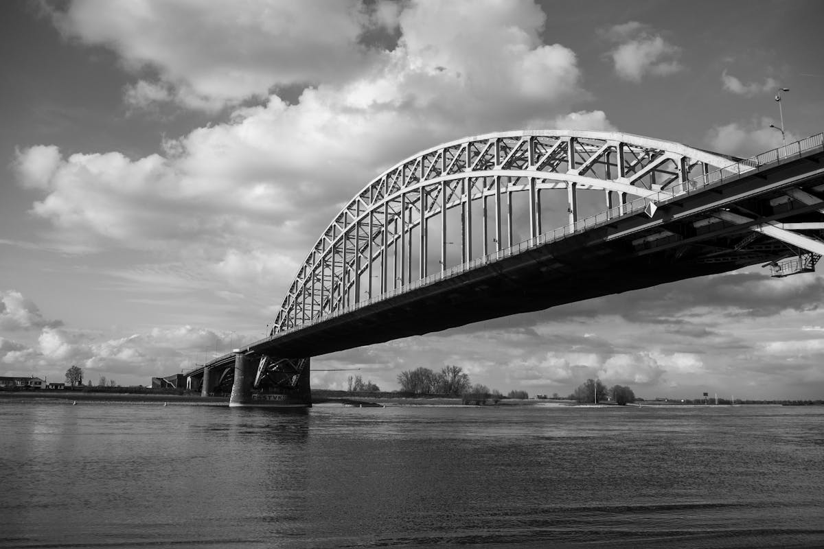 Understanding Steel Post Retaining Wall Specifications and Engineering Requirements